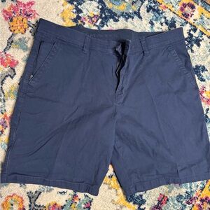 Men’s like new flat front shorts
